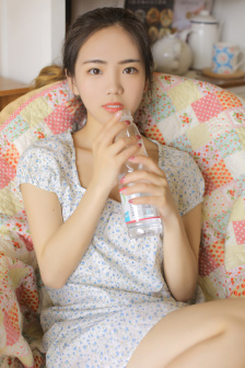 好看的冰丝美女图片